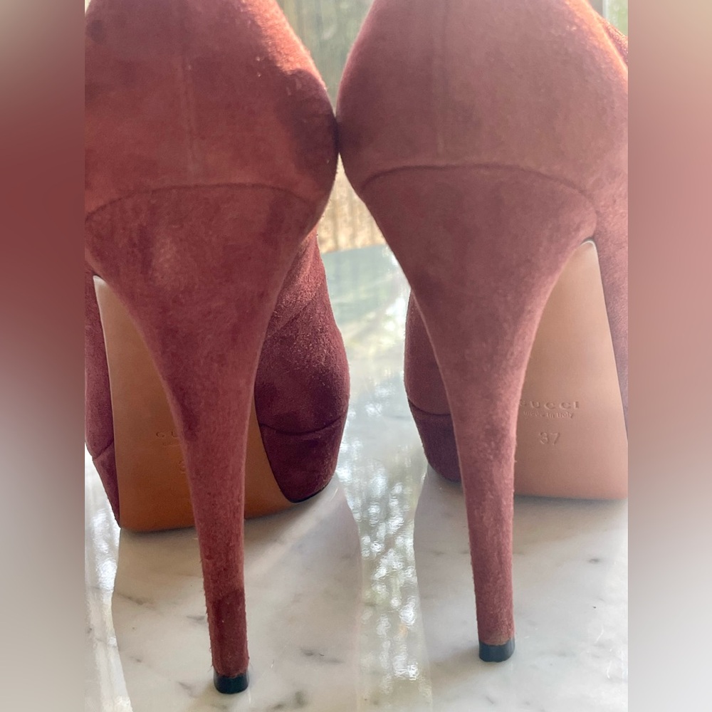 Gucci Suede peep toe heels, T-Strap, buckles, maroon, 37, EUC - Picture 5 of 15